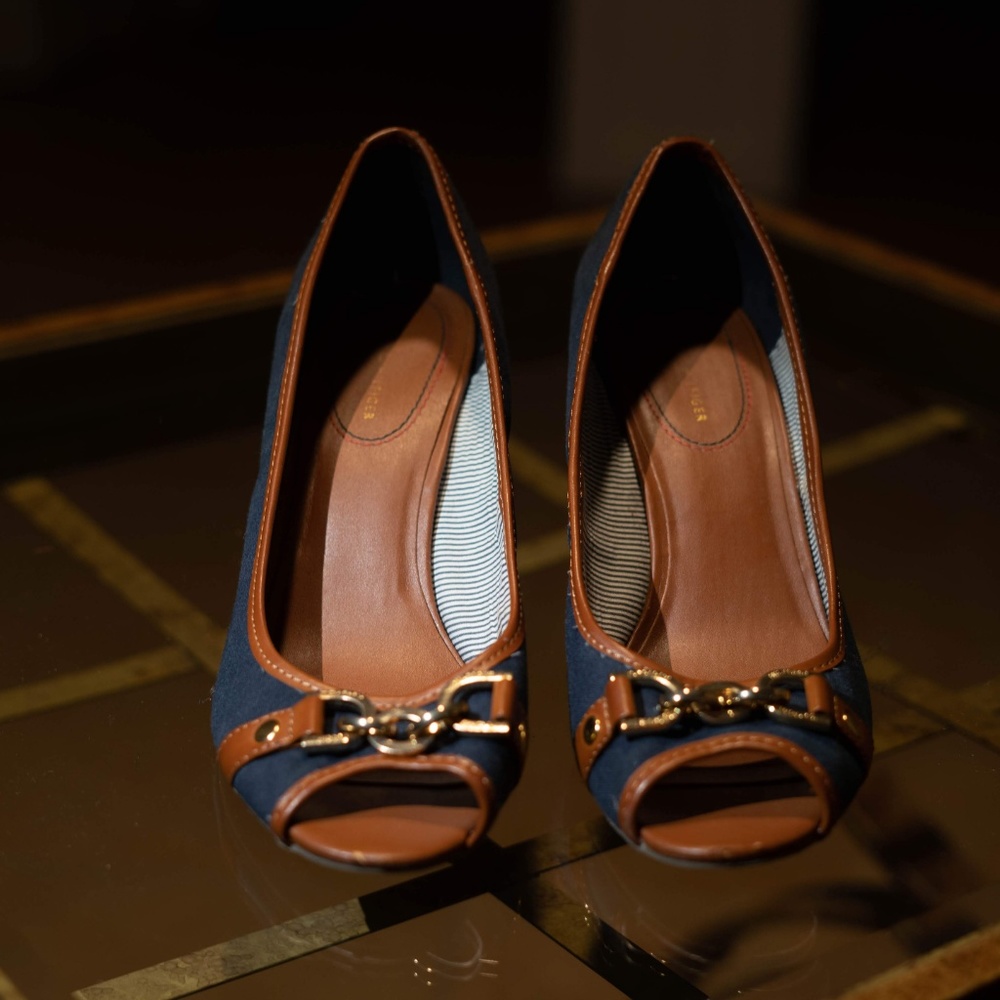 Tommy Hilfiger Tawnisha Peep Toe Wedges